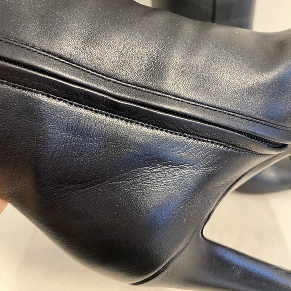 Authentic Chanel leather boots - Picture 12 of 13